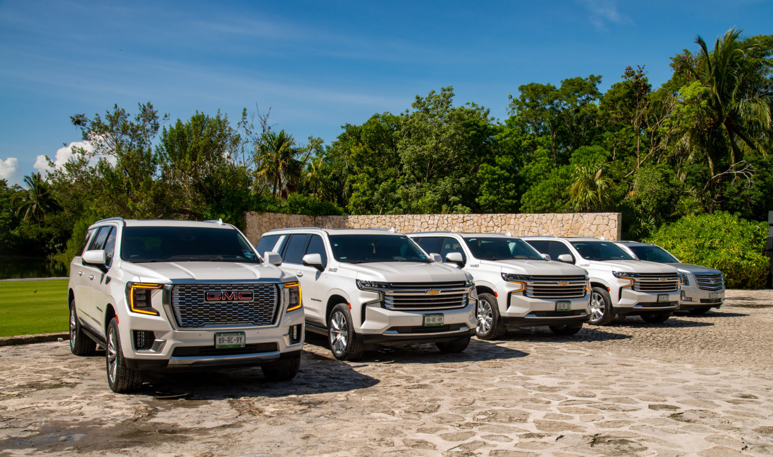 luxury car service cancun